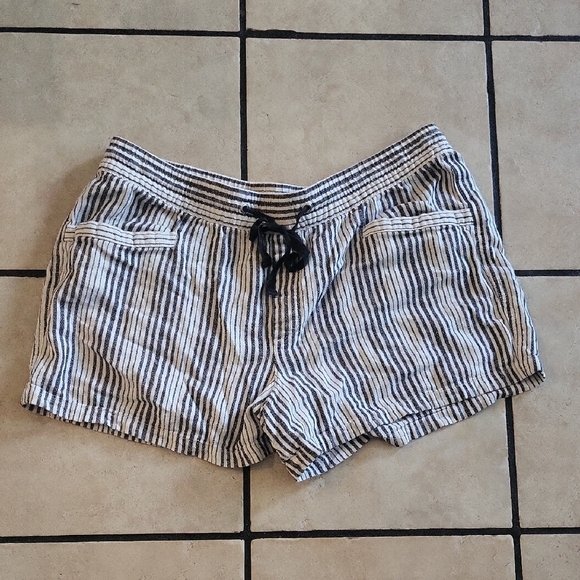 GAP Women's High Waist Striped Shorts - Picture 1 of 4